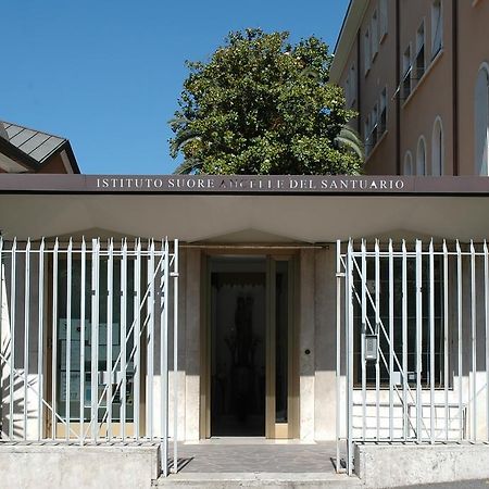 Casa Religiosa Per Ferie Ancelle Del Santuario Hotel Roma Exterior foto