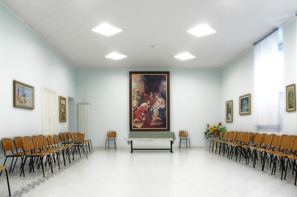 Casa Religiosa Per Ferie Ancelle Del Santuario Hotel Roma Exterior foto